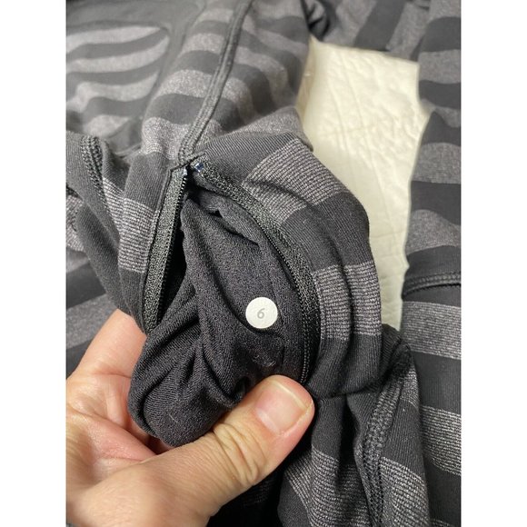 Lululemon Stride Jacket Women 6 Black Gray Striped Hoodie Thumbholes Full Zip - Picture 5 of 12